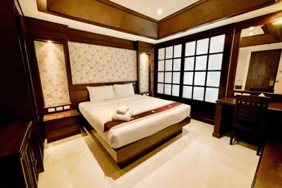 Habitación doble superior — Rayaburi Hotel, Patong